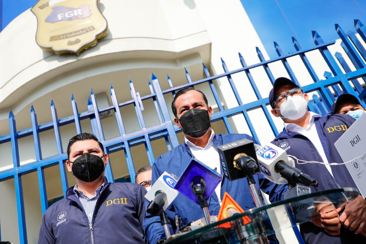 Hacienda presentó hoy a FGR 4 nuevos indicios de evasión fiscal por un monto de $1,268,447 hacienda-presento-hoy-a-fgr-4-nuevos-indicios-de-evasion-fiscal-por-un-monto-de-1268447